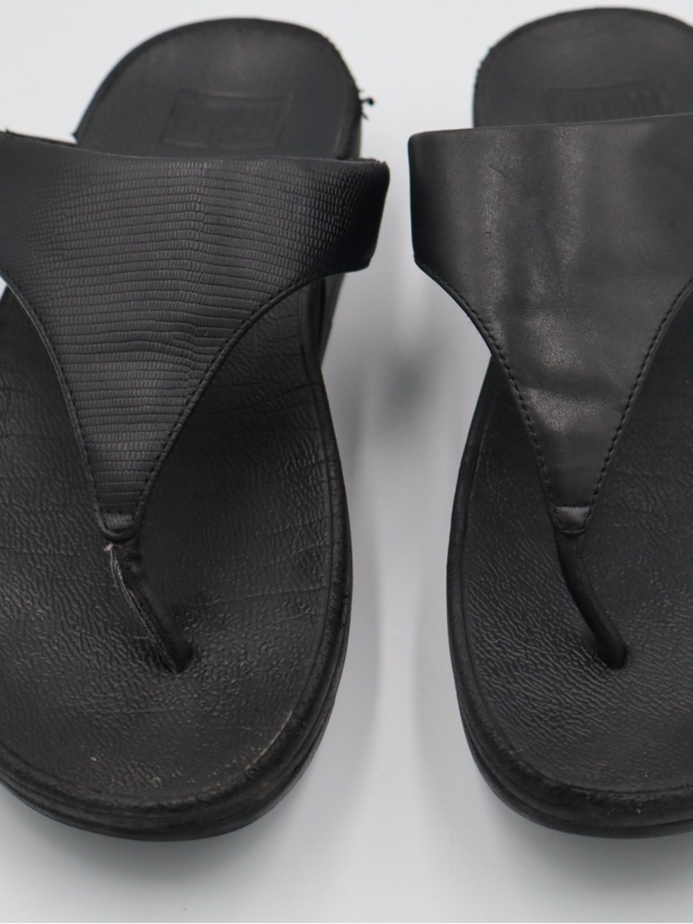 FitFlop Black Leather Toe-Post Sandals